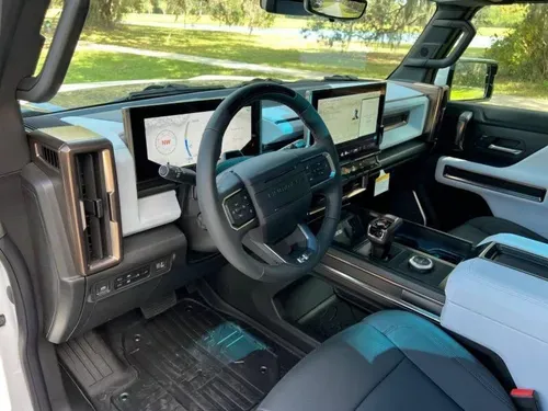 Mira esta publicación de GMC Hummer 2025 en Motordil