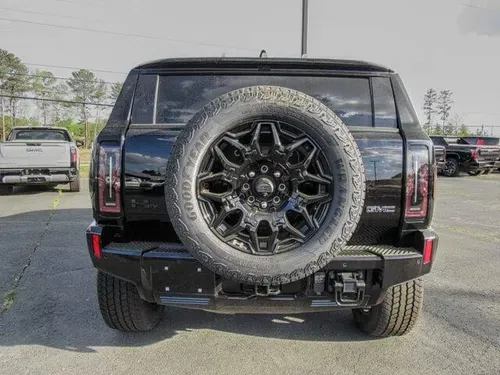 Mira esta publicación de GMC Hummer 2025 en Motordil