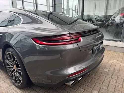 Mira esta publicación de Porsche Panamera 2018 en Motordil