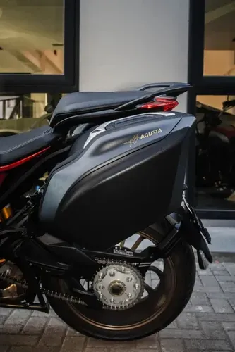 Mirá esta publicación de Mv Agusta 800 Veloce Lusso