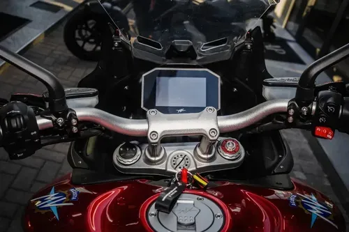 Mirá esta publicación de Mv Agusta 800 Veloce Lusso