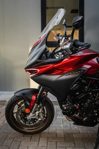 Mirá esta publicación de Mv Agusta 800 Veloce Lusso