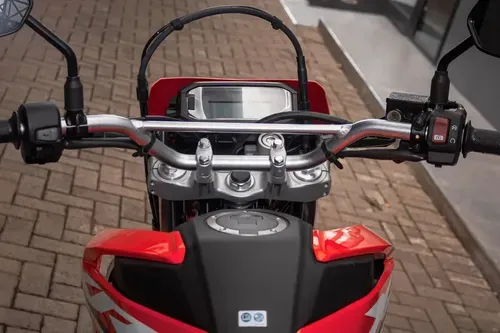 Mira esta publicación de Honda XR 300 Tornado 2025 en Motordil