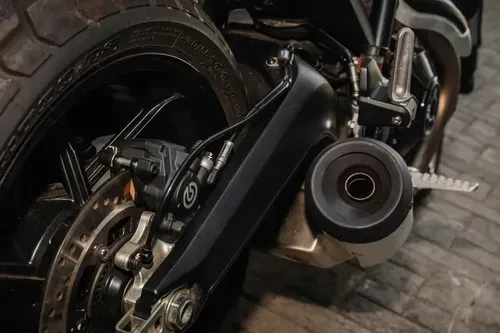 Mira esta publicación de Ducati 800 Icon Dark 2023 en Motordil
