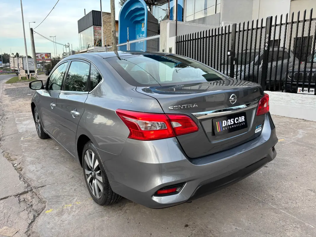 Mira esta publicación de Nissan Sentra 2018 en Motordil