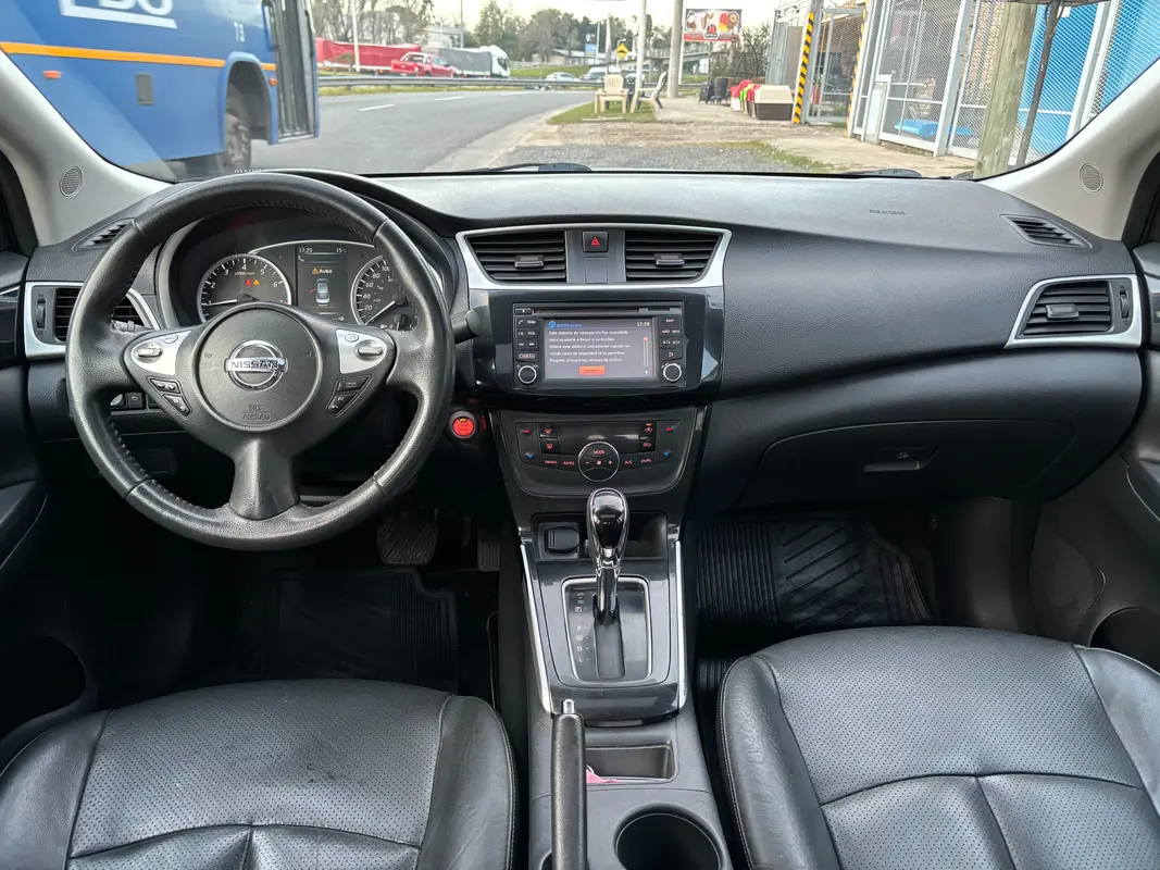 Mira esta publicación de Nissan Sentra 2018 en Motordil