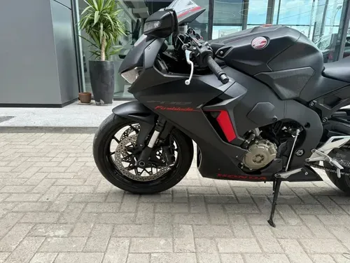 Mira esta publicación de Honda CBR 1000 RR 2018 en Motordil