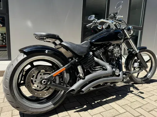 Mirá esta publicación de Harley Davidson FXCWC