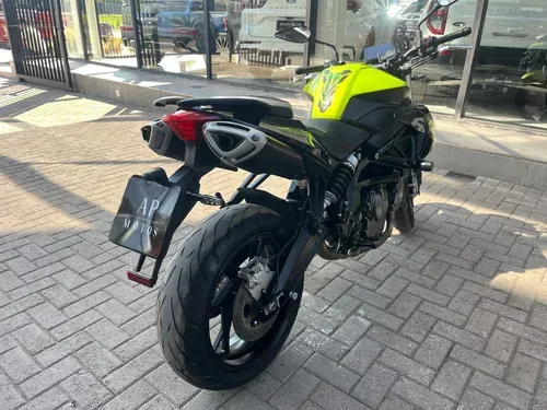 Mira esta publicación de Benelli TNT 600 2022 en Motordil