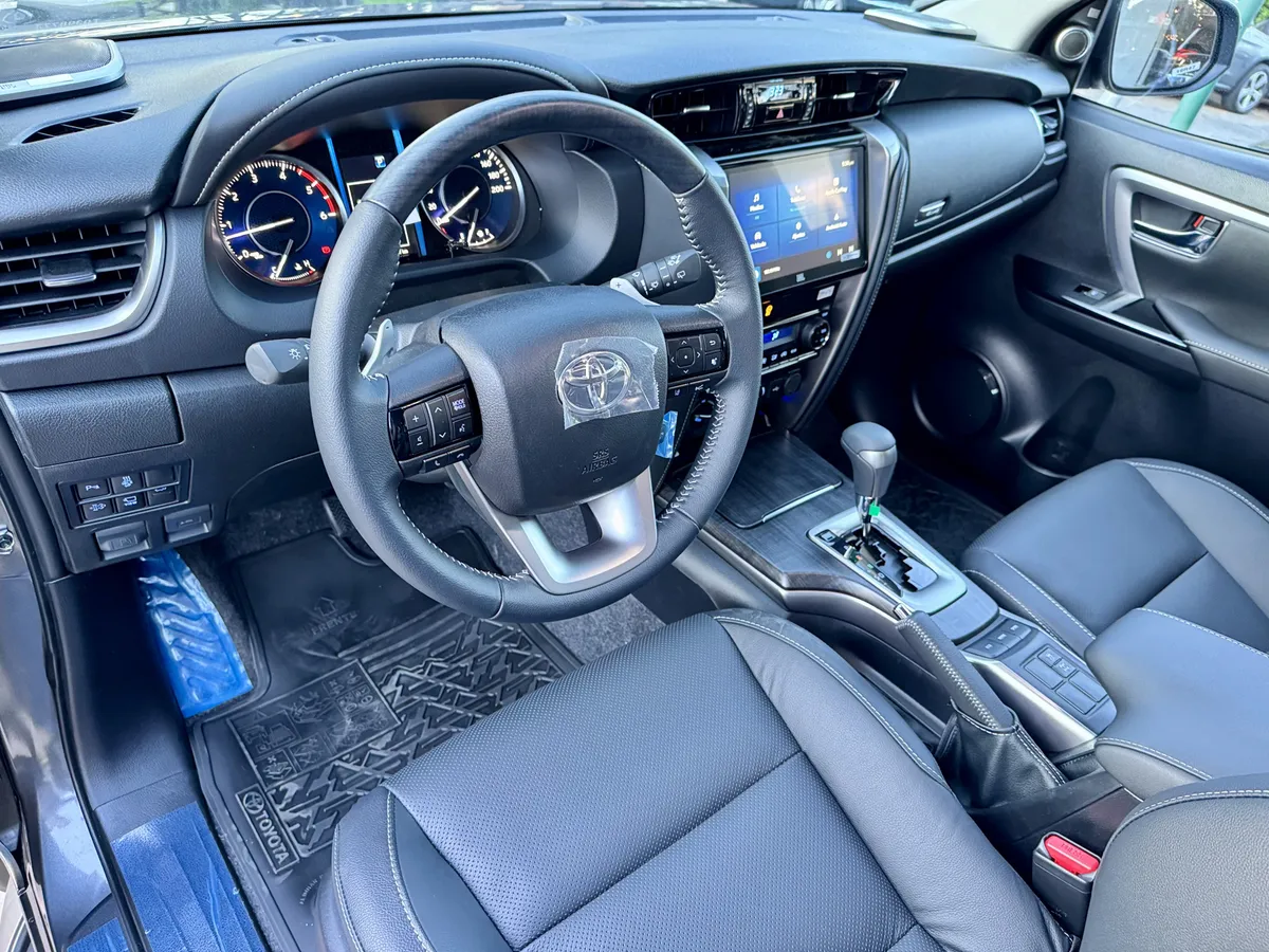 Mira esta publicación de Toyota SW4 2025 en Motordil