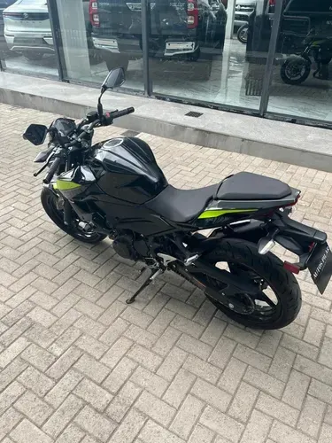 Mira esta publicación de Kawasaki Z 400 2023 en Motordil