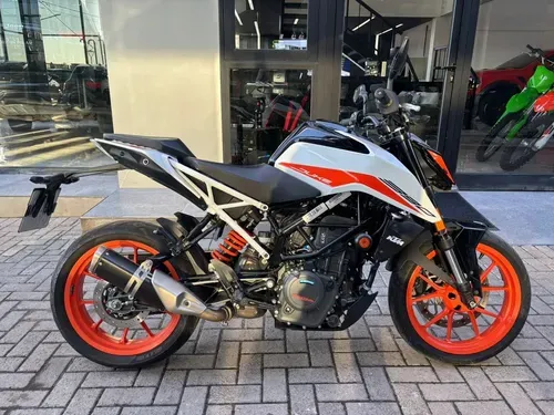 Mira esta publicación de KTM 390 RC 2021 en Motordil