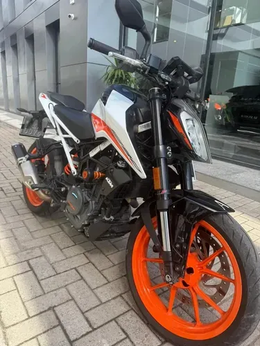 Mira esta publicación de KTM 390 RC 2021 en Motordil