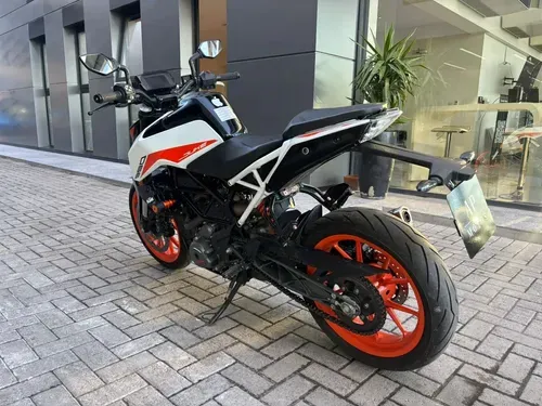 Mira esta publicación de KTM 390 RC 2021 en Motordil