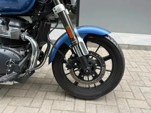 Mira esta publicación de Royal Enfield 650 2023 en Motordil