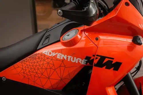 Mira esta publicación de KTM Adventure 990 R 2011 en Motordil