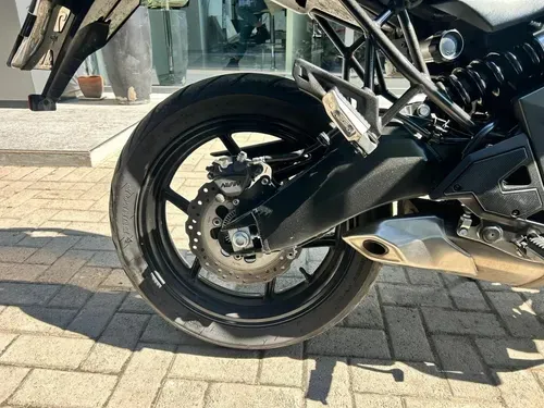 Mira esta publicación de Kawasaki KLE 650 Versys 2023 en Motordil