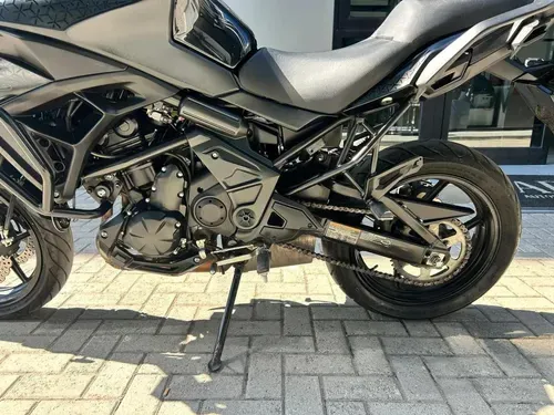 Mira esta publicación de Kawasaki KLE 650 Versys 2023 en Motordil