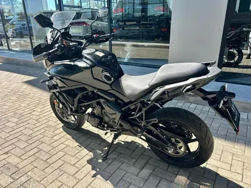 Mira esta publicación de Kawasaki KLE 650 Versys 2023 en Motordil