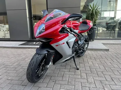 Mira esta publicación de Mv Agusta F3 800 RC 2021 en Motordil