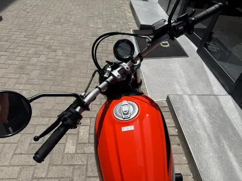Mira esta publicación de Ducati 400 Sixty 2 2018 en Motordil