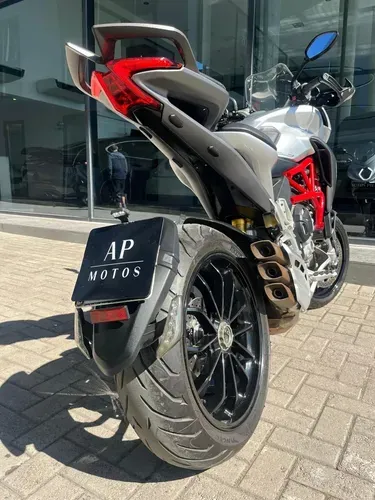 Mira esta publicación de Mv Agusta 800 Veloce 2016 en Motordil