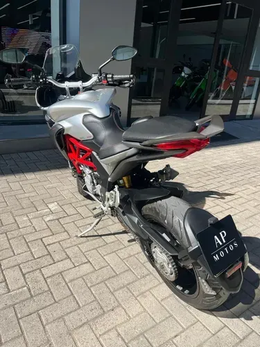 Mira esta publicación de Mv Agusta 800 Veloce 2016 en Motordil