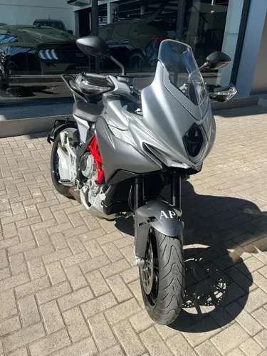 Mira esta publicación de Mv Agusta 800 Veloce 2016 en Motordil