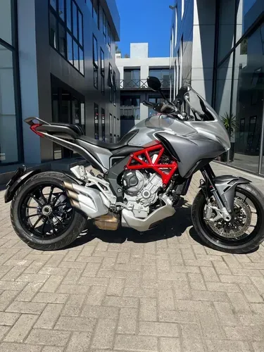Mirá esta publicación de Mv Agusta 800 Veloce