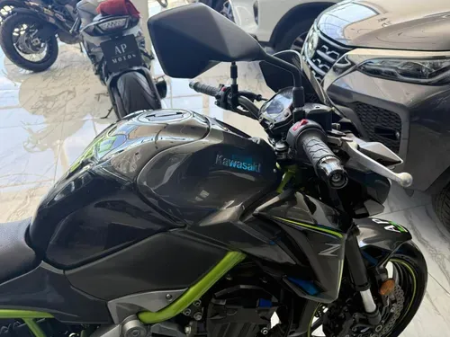 Mira esta publicación de Kawasaki Z 900 RS 2018 en Motordil