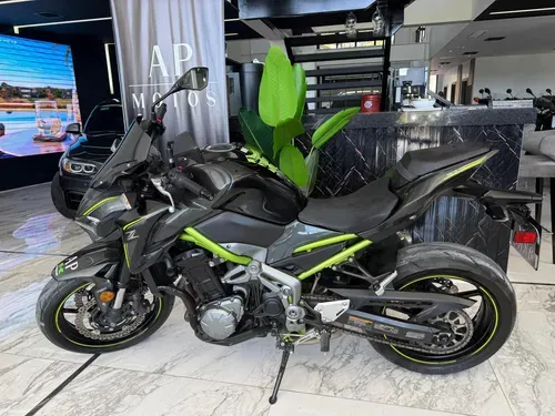 Mira esta publicación de Kawasaki Z 900 RS 2018 en Motordil