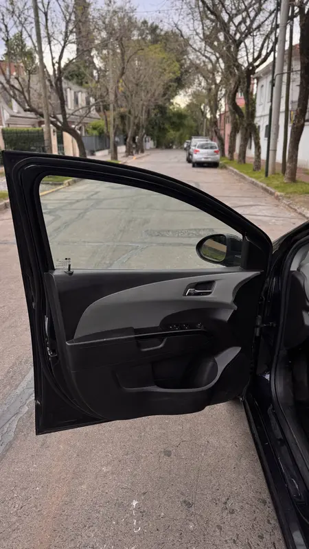 Mira esta publicación de Chevrolet Sonic 2012 en Motordil