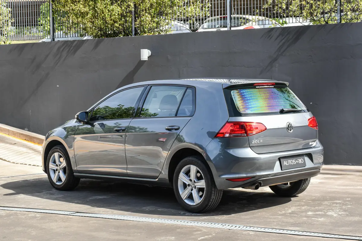 Mira esta publicación de Volkswagen Golf 2018 en Motordil