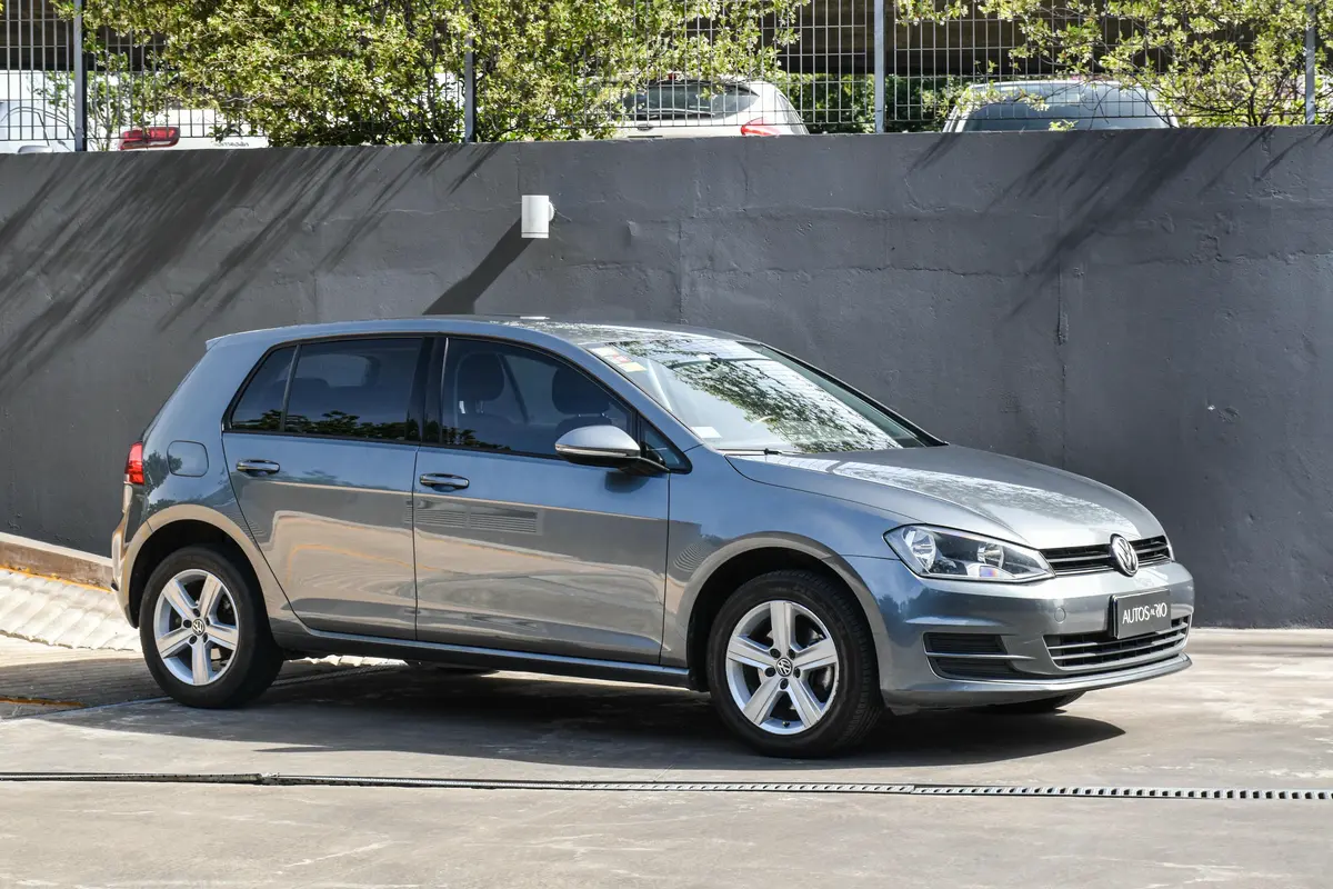 Mira esta publicación de Volkswagen Golf 2018 en Motordil