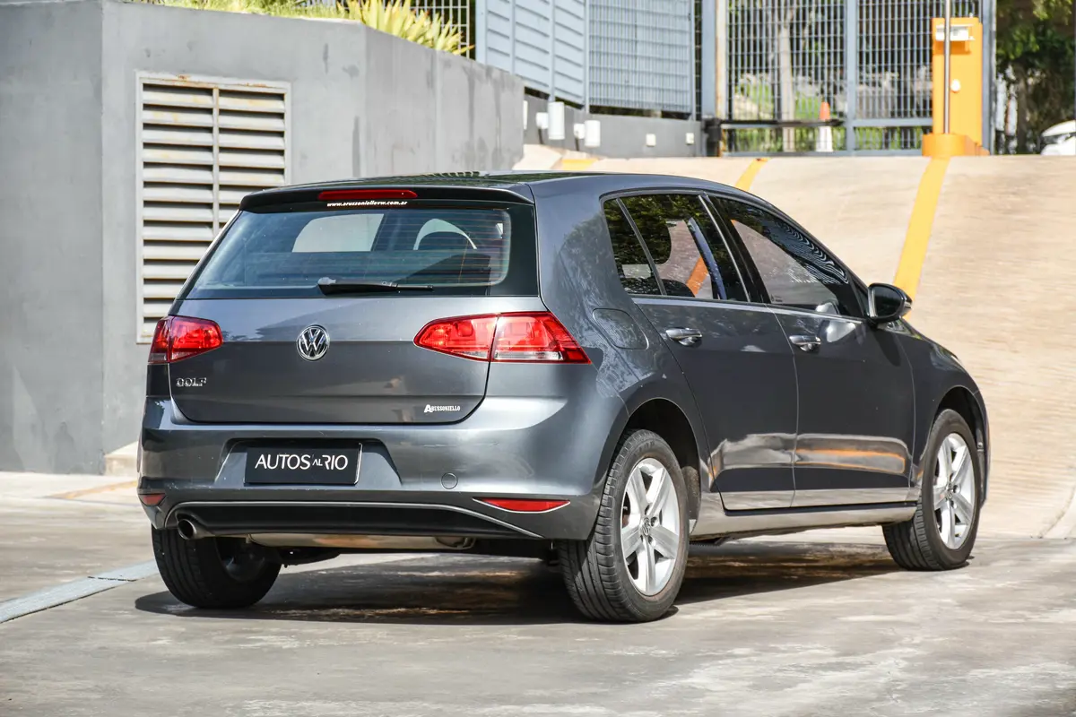 Mira esta publicación de Volkswagen Golf 2018 en Motordil