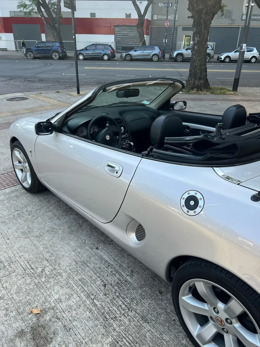 Mira esta publicación de MG F 2002 en Motordil