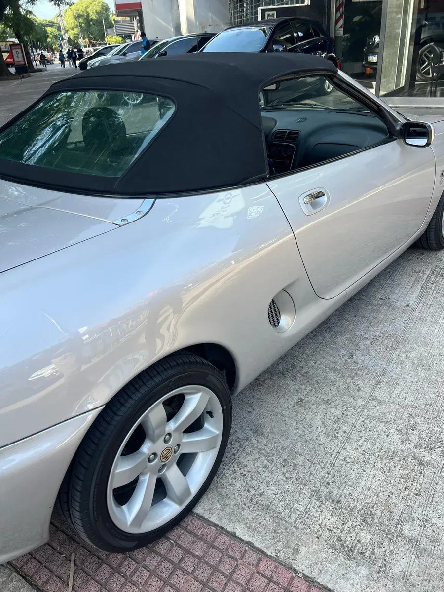 Mira esta publicación de MG F 2002 en Motordil