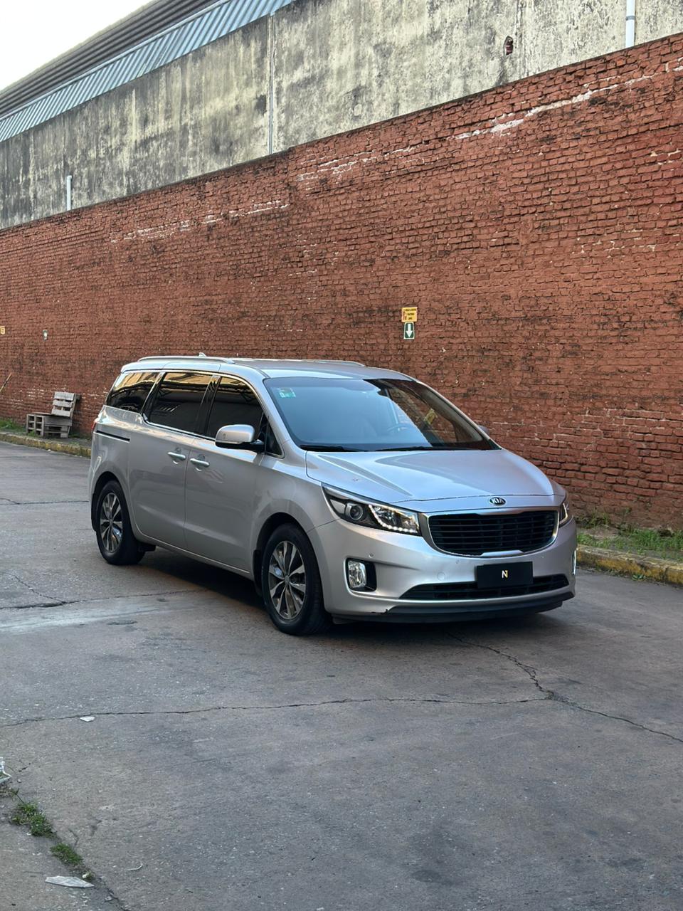 Mira esta publicación de KIA Carnival 2017 en Motordil