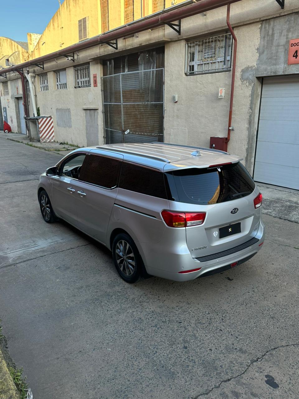 Mira esta publicación de KIA Carnival 2017 en Motordil