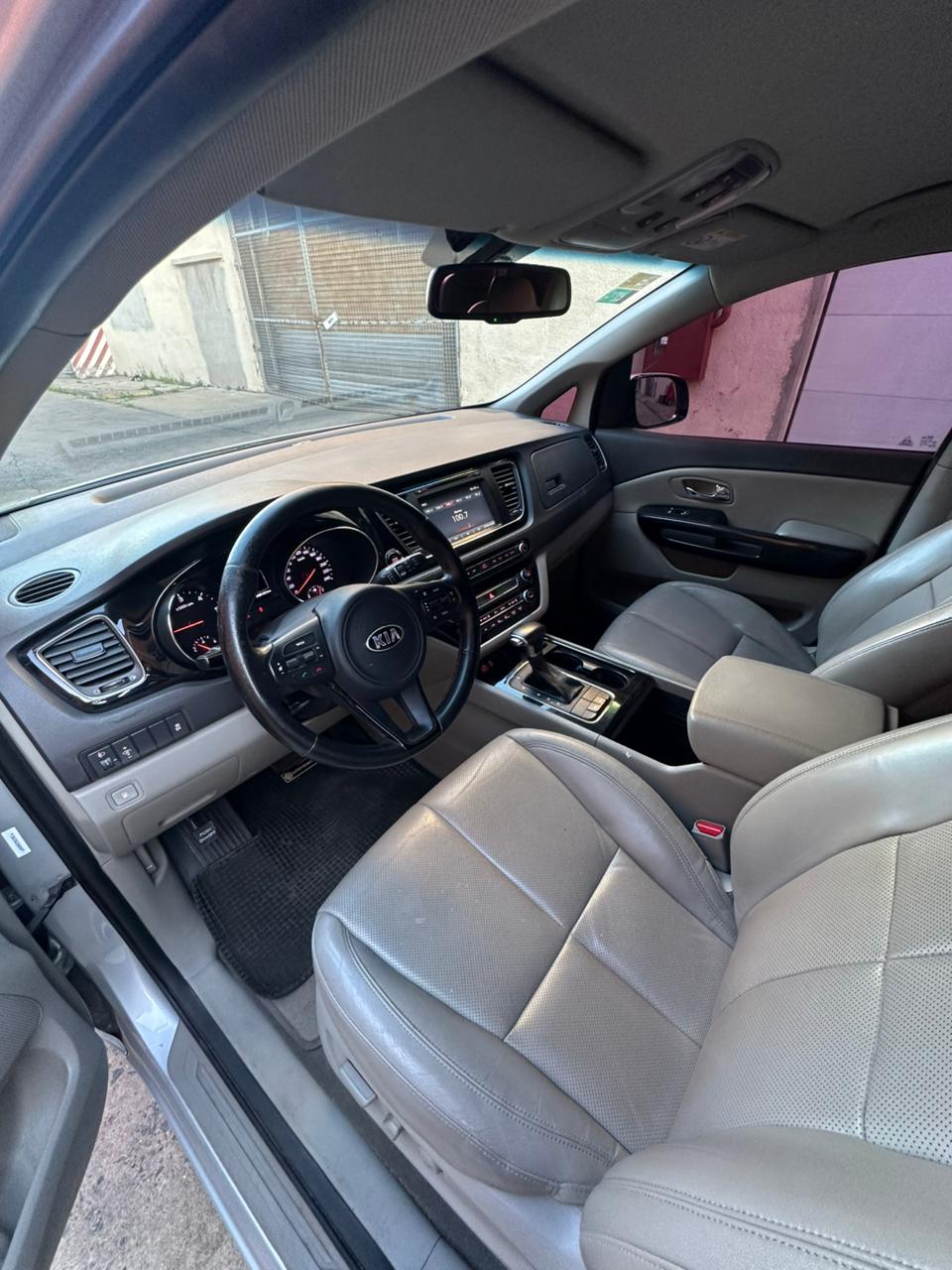 Mira esta publicación de KIA Carnival 2017 en Motordil