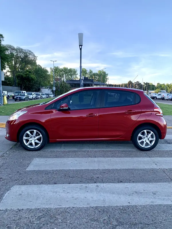 Mira esta publicación de Peugeot 208 2013 en Motordil