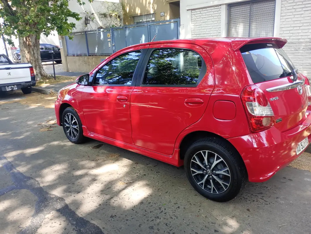 Mira esta publicación de Toyota Etios 2019 en Motordil