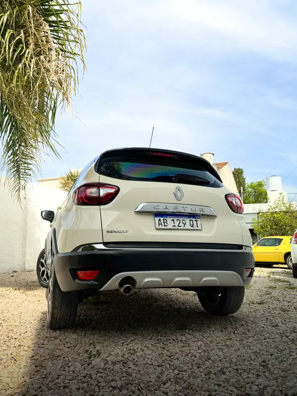 Mira esta publicación de Renault Captur 2017 en Motordil