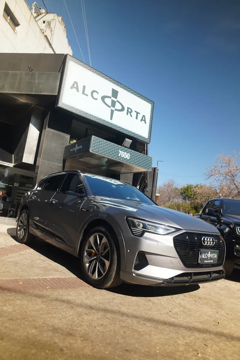 Mira esta publicación de Audi E Tron 2022 en Motordil