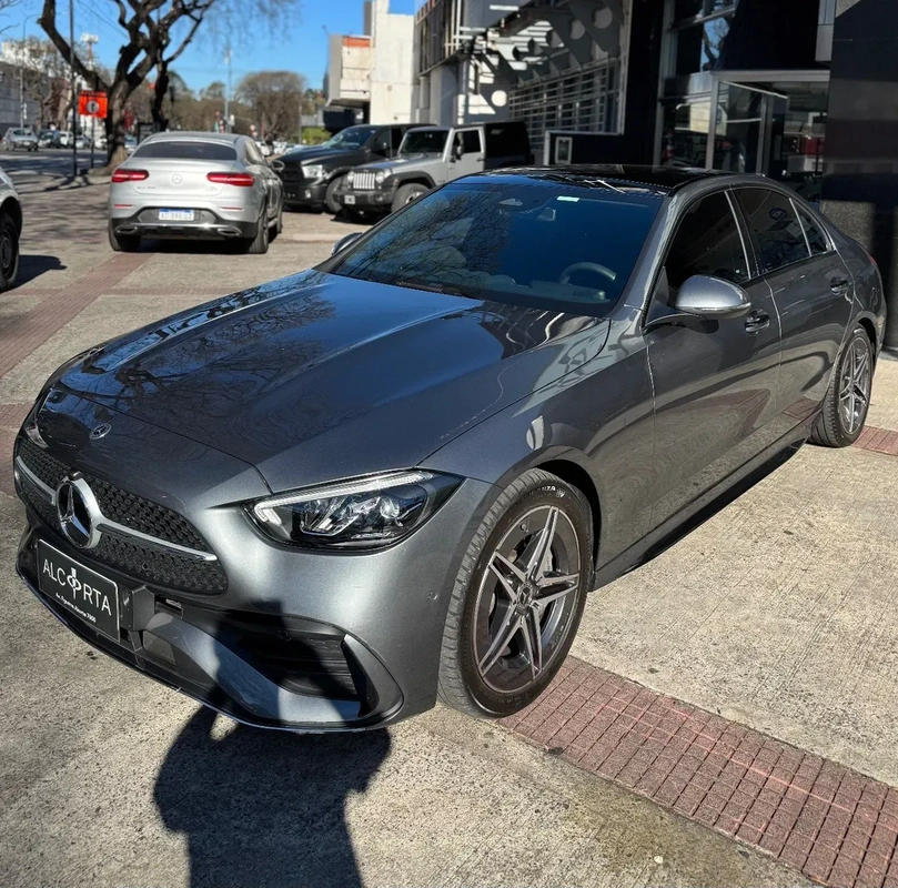 Mira esta publicación de Mercedes Benz Clase C 2024 en Motordil