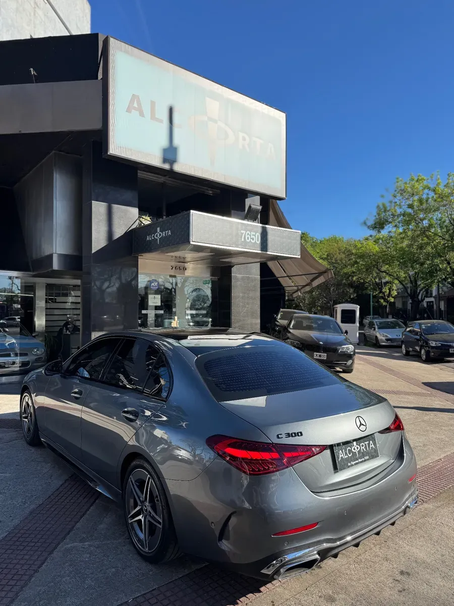 Mira esta publicación de Mercedes Benz Clase C 2024 en Motordil