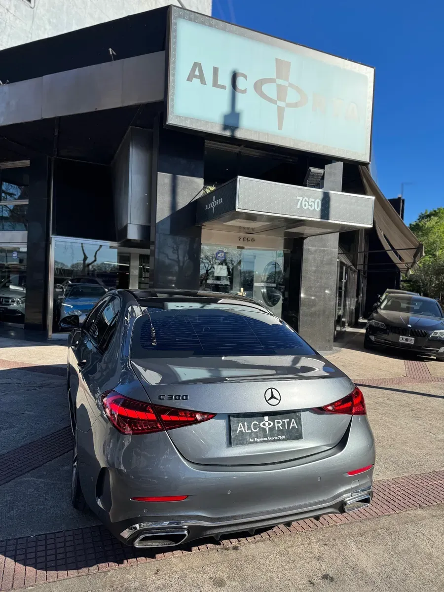 Mira esta publicación de Mercedes Benz Clase C 2024 en Motordil