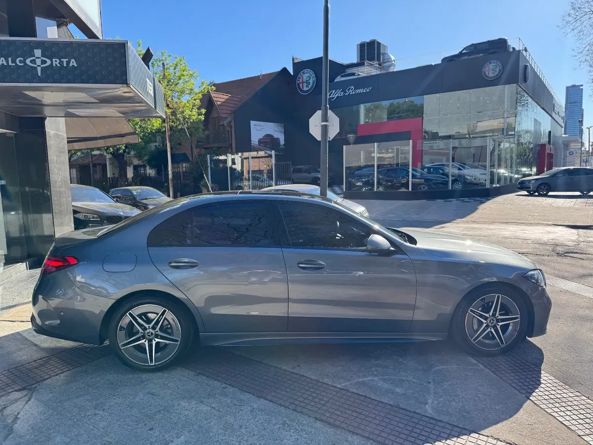 Mira esta publicación de Mercedes Benz Clase C 2024 en Motordil