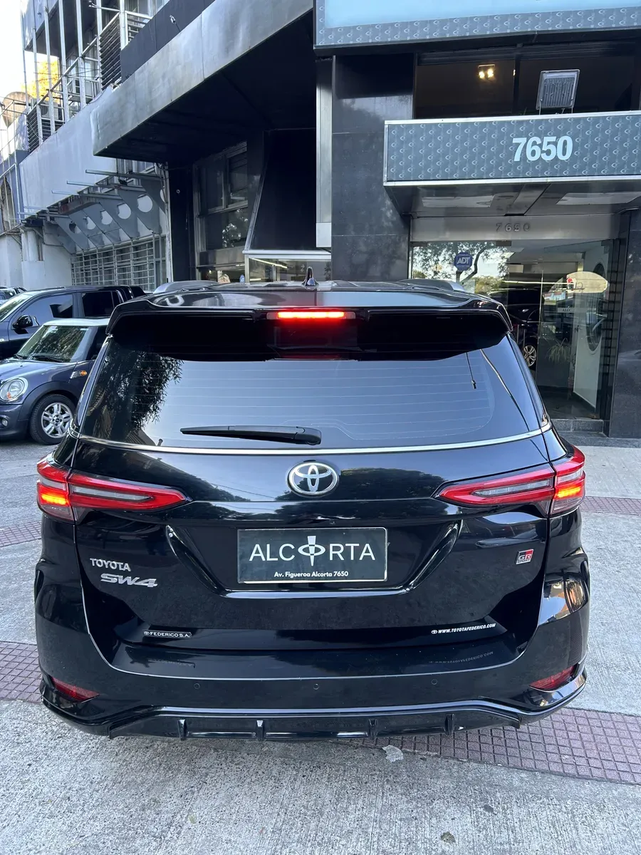 Mira esta publicación de Toyota SW4 2022 en Motordil