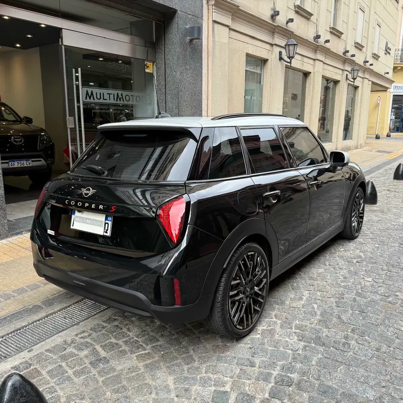 Mira esta publicación de Mini Cooper 2025 en Motordil